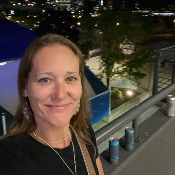 Meet your Posher, Tori - Picture 4 of 15